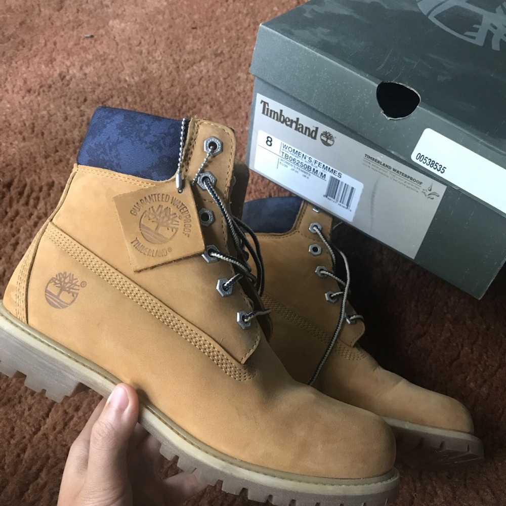 TIMBERLAND BLUE FLORAL RIM 6” BOOT